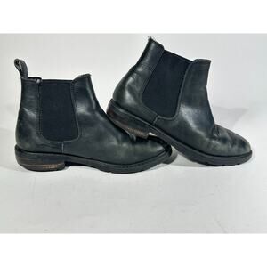 Leo Soldo Steve Madden Women’s Black Leather Chelsea Ankle Boots Size 7M